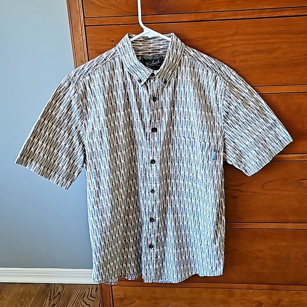 Men's short sleeve camp shirt.